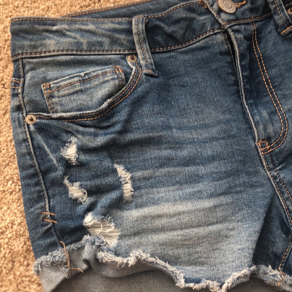 Shorts - Picture 3 of 3